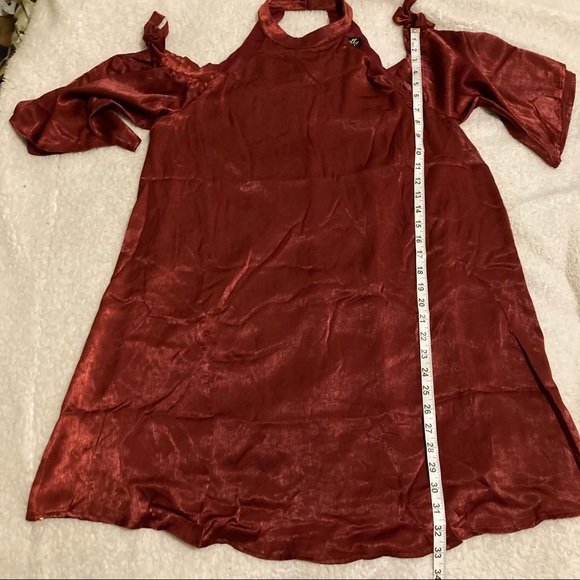 - Dee Elly dark mauve cold shoulder dress - Picture 7 of 8